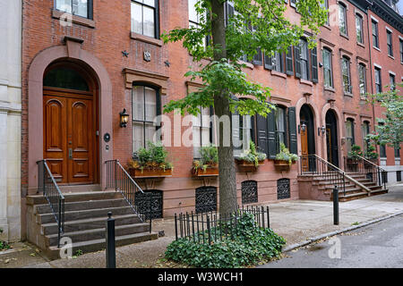 Elegante e antica del XIX secolo l'arenaria urbano tipo townhouse in storico luogo Delancey, Philadelphia Foto Stock