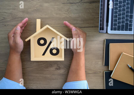 Tassi ipotecari business concetto di alloggiamento di investimento immobiliare di tassi di interesse Foto Stock