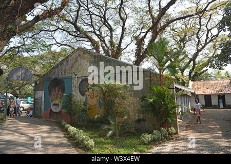 Ingresso al Dhobi khana lavanderia pubblica a Kochi (Cochin) Kerala, India Foto Stock