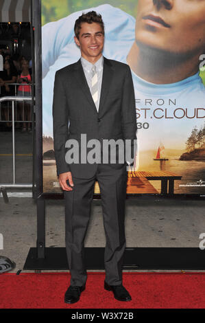 LOS ANGELES, CA. Luglio 20, 2010: Dave Franco, il fratello più giovane di attore James Franco, alla prima mondiale di "Charlie St. Cloud' al Mann Village Theatre, Westwood. © 2010 Paul Smith / Featureflash Foto Stock