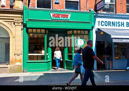 Krispy Kreme Doughnuts store Doughnut shop Exterior Coney Street York North Yorkshire Inghilterra Regno Unito Gran Bretagna Foto Stock