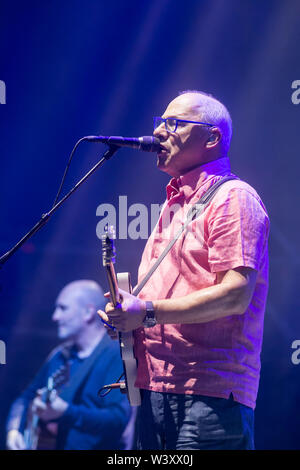 Mark Knopfler live 2019 luglio 17 Torino la leggenda Mark Knopfler da Dire Straits suona dal vivo durante il festival di Stupinigi Foto Stock