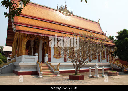 Tempio buddista (Wat Nong Sikhounmuang) in Luang Prabang (Laos) Foto Stock