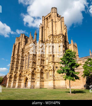 Parete ovest della Cattedrale di Wells nel Somerset REGNO UNITO Foto Stock