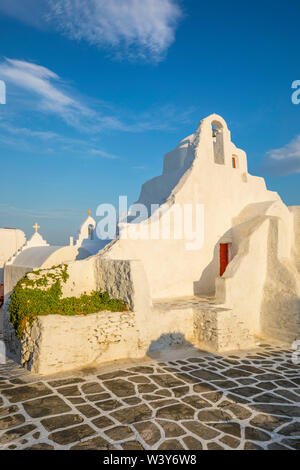 Paraportiani Chiesa Ortodossa, la città di Mykonos, Mykonos, Cyclade Islands, Grecia Foto Stock