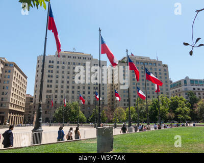 SANTIAGO DE Cile, Cile - 26 gennaio 2018: Vista della Plaza de la Constitución, nel centro della città di Santiago del Cile, Cile. Foto Stock