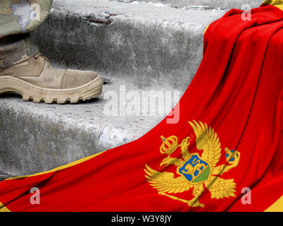 Concetto militare sullo sfondo della bandiera del Montenegro Foto Stock