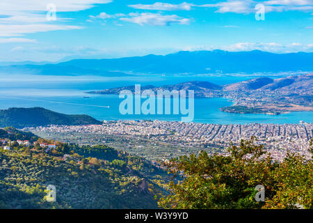 La città di Volos e Golfo vista aerea da Pelion mount, Grecia Foto Stock