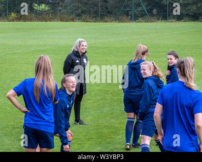 Glasgow, Scotland, Regno Unito.XV Luglio 2019: Scozia donna sotto-19 squadra di calcio la propria sessione di training prima della loro seconda partita di gruppo. Foto Stock