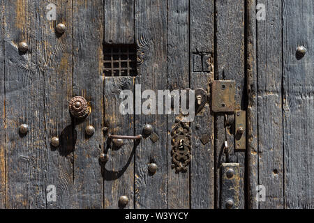 Vecchie porte e serrature, Tours, Francia. Foto Stock