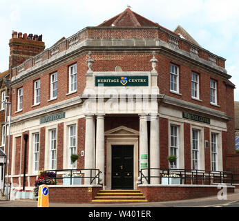 Hunstanton Heritage Centre, dettaglio precedentemente NatWest Bank, Norfolk, Inghilterra, Regno Unito Foto Stock