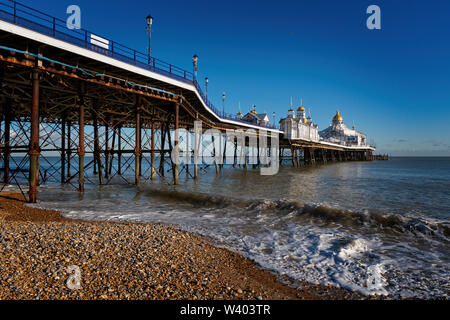 EASTBOURNE, EAST SUSSEX/UK - gennaio 28 : Vista di Eastbourne Pier in East Sussex on gennaio 28, 2019 Foto Stock