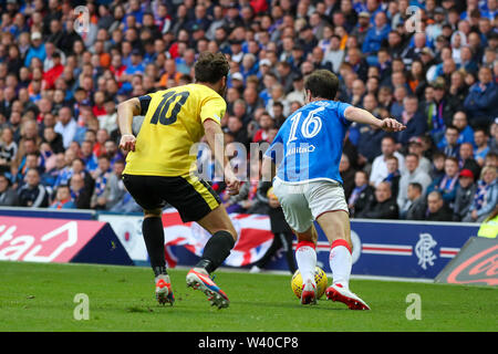 Glasgow, Scotland, Regno Unito. 18 Luglio, 2019. Sul match di ritorno a Ibrox football Stadium, Glasgow Rangers battere San Giuseppe FC da Gibilterra 6 -0 nella UEFA Europa League Qualificazioni 1, seconda gamba. Alfredo Morelos ha segnato una tripletta, Jermain Defoe segnato 2 e Joe Aribo totalizzato 1. Credito: Findlay/Alamy Live News Foto Stock