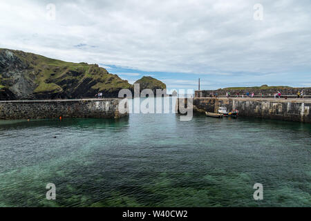 Mullion Cove in Cornovaglia, Inghilterra. Foto Stock