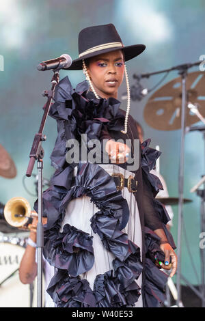 Pilton, UK. Venerdì 28 Giugno 2019. American cantautrice Ms. Lauryn Hill esegue sulla fase della piramide di Glastonbury Festival presso l'azienda agricola degna in Pilton,© Jason Richardson / Alamy Live News Foto Stock