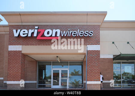 Princeton, NJ, Stati Uniti d'America. Giugno 23, 2019: Verizon Wireless posizione di vendita al dettaglio. Verizon Wireless offre, ad alta capacità di fibre ottiche e 5G communications VI - Foto Stock