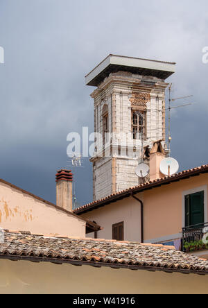 NORCIA, Italia Luglio 13, 2019: Tre anni dopo il devastante terremoto, resta ancora molto da fare in zona. Torre ancora di essere sanati. Foto Stock