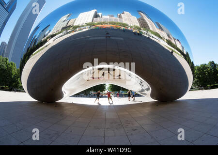 Cloud Gate in retroilluminato, Chicago Foto Stock
