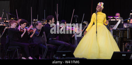 Luglio 12, 2019 - attrice e cantante Cynthia Erivo esegue con la San Diego Symphony. (Credito Immagine: © Rishi Deka/ZUMA filo) Foto Stock