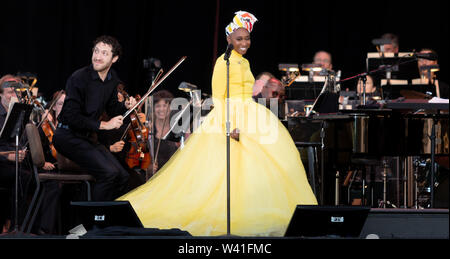 Luglio 12, 2019 - attrice e cantante Cynthia Erivo esegue con la San Diego Symphony. (Credito Immagine: © Rishi Deka/ZUMA filo) Foto Stock