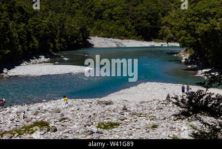 Il Salto dal ponte al Blue piscine a Wanaka, Nuova Zelanda Foto Stock