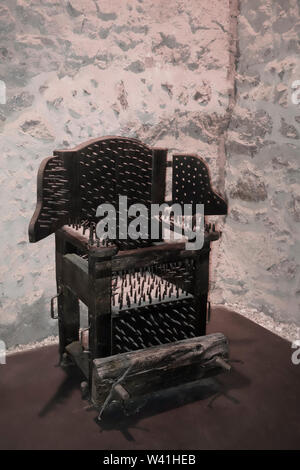 La sedia medievale della tortura (Judas sedia) Foto Stock