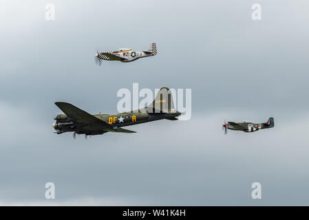 Boeing B-17 Flying Fortress al Flying Legends Air Show di Duxford Foto Stock