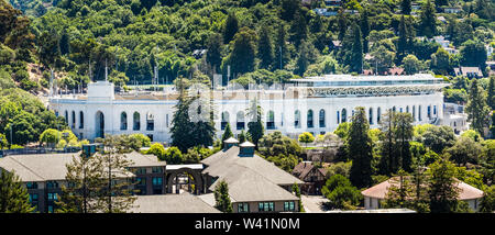 Luglio 13, 2019 Berkeley / CA / STATI UNITI D'AMERICA - Vista panoramica del centro storico di California Memorial Stadium sul campus della UC Berkeley, casa dell'Università di Cal Foto Stock