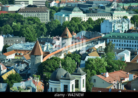 Vista aerea di Tallin la parete della città Foto Stock