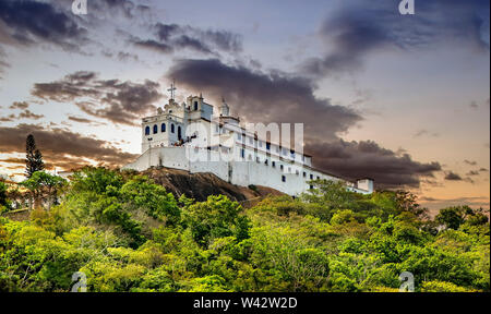 Vila Velha ,Penha convento sulla cima di una montagna alta / ES - Brasile Foto Stock