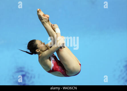 (190719) -- GWANGJU, luglio 19, 2019 (Xinhua) -- Wang Han della Cina compete durante le donne 3m Springboard Finale di immersioni evento in campionati del Mondo di nuoto FINA a Gwangju, Corea del Sud, il 19 luglio 2019. (Xinhua/Bai Xuefei) Foto Stock