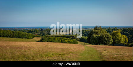 Hiorne's Tower, un edificio del XVIII secolo di follia, costruito nel parco del Castello di Arundel Park, West Sussex, Regno Unito Foto Stock