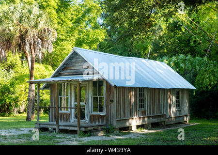 Cottage Schlender su motivi di Koreshan insediamento storico - di un palazzo del XIX secolo comune utopico, Estero, Florida, Stati Uniti d'America Foto Stock