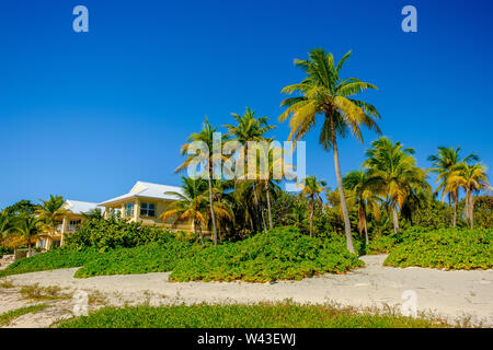 Little Cayman, Isole Cayman, Nov 2018, Caribbean-Style case sul foro del Sud Sound Foto Stock