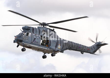 Un Westland Puma HC1 elicottero XW224 presso il Royal International Air Tattoo RIAT 2019 a RAF Fairford, Gloucestershire, Regno Unito Foto Stock