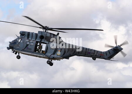 Un Westland Puma HC1 elicottero XW224 presso il Royal International Air Tattoo RIAT 2019 a RAF Fairford, Gloucestershire, Regno Unito Foto Stock