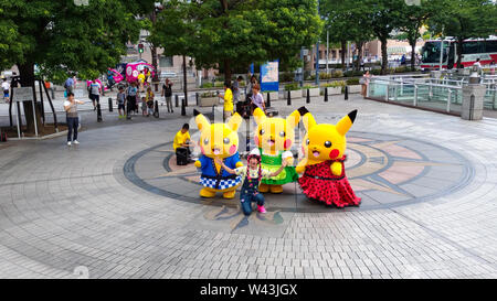 Pikachu focolaio! 2017. Un vero e proprio mondo di evento organizzato da The Pokémon Company a Yokohama Minato Mirai 21 area, Giappone tra il 9 agosto e il 15 agosto. Foto Stock