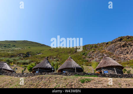 Resti di pre- Romano Castri e fortezze ' ' in Castro del Chano, antico insediamento , Peranzanes, El Bierzo, provincia di León, Spagna Foto Stock