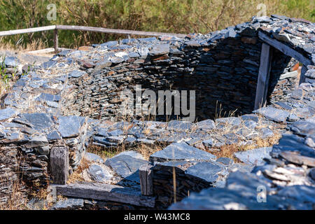 Resti di pre- Romano Castri e fortezze ' ' in Castro del Chano, antico insediamento , Peranzanes, El Bierzo, provincia di León, Spagna Foto Stock