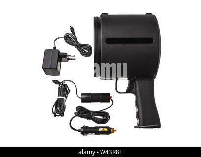 Torcia con un grande riflettore close up su uno sfondo bianco. grandi mano-potente lanterna isolati su sfondo bianco. Foto Stock