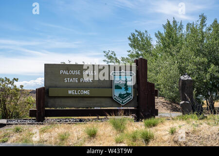 LaCrosse, Washington - Luglio 4, 2019: segno per Palouse Falls State Park, situati nelle zone rurali dello Stato di Washington Foto Stock