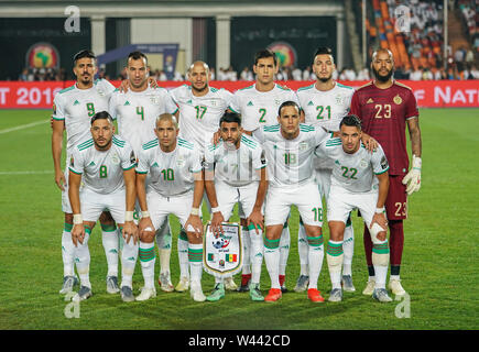 Il Cairo, Algeria, Egitto. 19 Luglio, 2019. La Francia luglio 19, 2019: algerina team prima della finale di 2019 African Cup delle Nazioni match tra Algeria e Senegal a Il Cairo International Stadium di Cairo, Egitto. Ulrik Pedersen/CSM/Alamy Live News Foto Stock