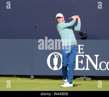 Portrush, County Antrim, Irlanda del Nord. Il 19 luglio 2019. Il 148th Open Golf Championship, Royal Portrush, due round ; Brandt Snedeker (USA) colpisce il suo tee-shot sul primo foro Credit: Azione Plus immagini di sport/Alamy Live News Foto Stock