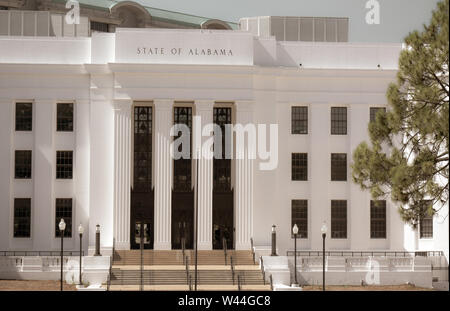 Il Dipartimento di Giustizia per lo stato di Alabama edificio, dove il procuratore generale ha uffici in campidoglio di Montgomery, AL, Stati Uniti d'America, in seppia Foto Stock