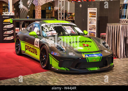 FRIEDRICHSHAFEN - Maggio 2019: nero e verde lime Porsche 911 991 GT3 RS 2018 turbo coupe a Motorworld Classics Bodensee il 11 maggio 2019 in Friedrichshafe Foto Stock