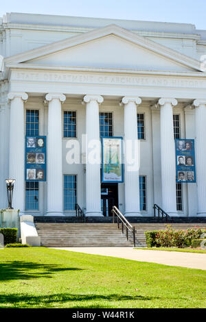 L'entrata al Museo di Alabama, alloggiato nel dipartimento di archivi e storia edificio in Montgomery, AL, STATI UNITI D'AMERICA Foto Stock