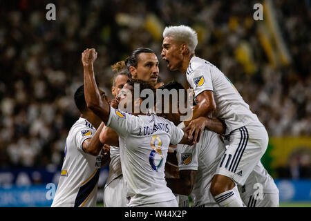 Carson, California, Stati Uniti d'America. 19 Luglio, 2019. La Galassia celebrare dopo il secondo obiettivo del gioco contro LAFC. Credito: Ben Nichols/Alamy Live News Foto Stock