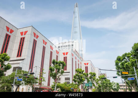 Seoul, Corea del Sud - 20 Giugno 2019 : lotte tower, lotte world e lotte hotel Foto Stock