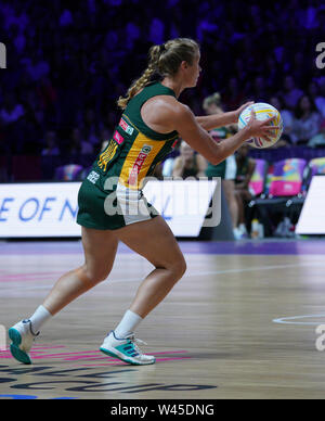 Izette Griesel (RSA) in azione durante la vitalità Netball World Cup 2019 in corrispondenza di M&S Bank Arena Liverpool Regno Unito il 18 luglio 2019. GlennSports. Foto Stock