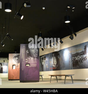 Una mostra didattica circa l'Americano movimento per i diritti civili e i suoi leader in Rosa Parks Biblioteca e Museo in Montgomery, AL, STATI UNITI D'AMERICA Foto Stock